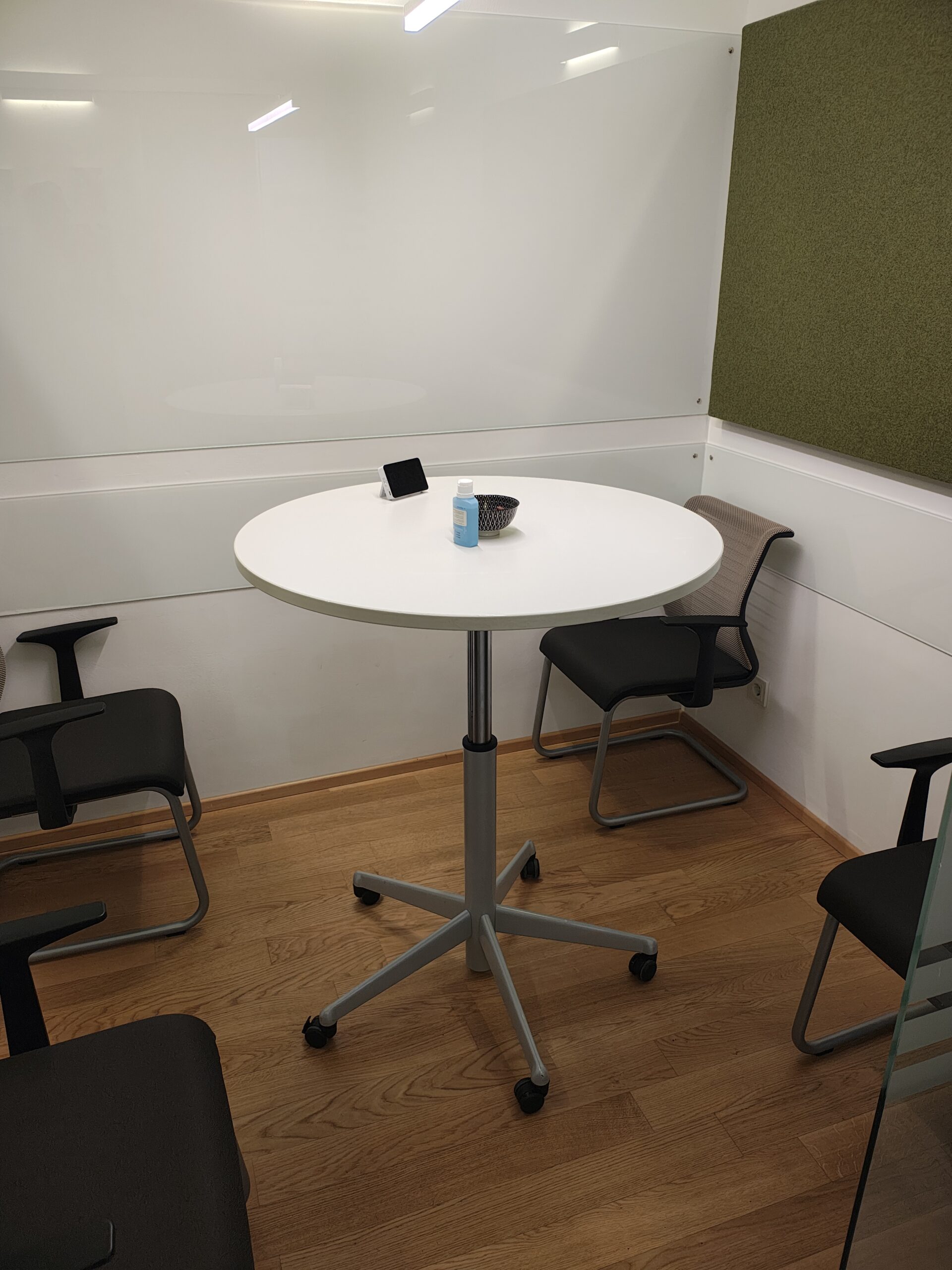 Round table high